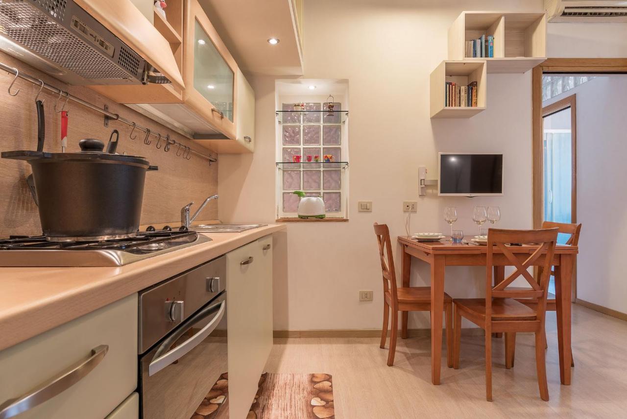 Coronari Central Apartment Рим Экстерьер фото